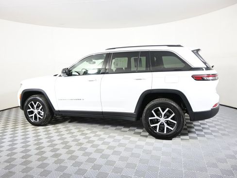 Used 2024 Jeep Grand Cherokee Limited w/ Trailer Tow Package image 3