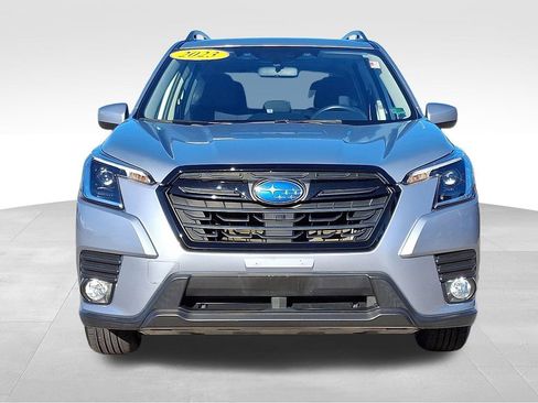 Used 2023 Subaru Forester Premium image 2