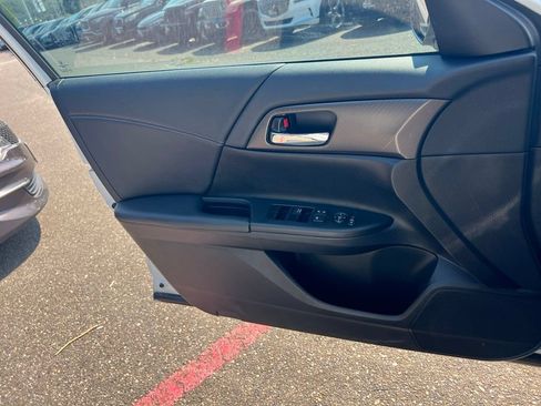 Used 2016 Honda Accord Sport image 19