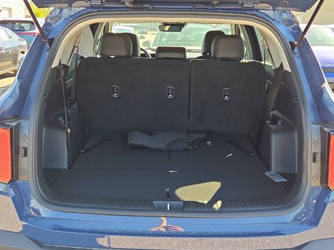 New 2026 Kia Sorento S w/ S Panoramic Sunroof Package image 4