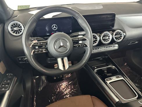 Certified 2025 Mercedes-Benz GLA 250 image 24