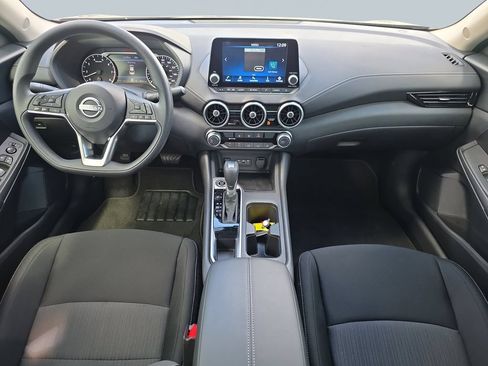 Used 2025 Nissan Sentra SV FWD image 11