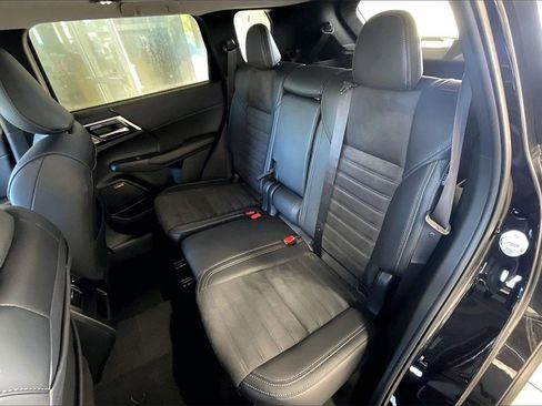 New 2026 Mitsubishi Outlander SE image 10