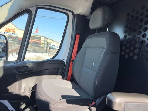 Used 2025 RAM ProMaster 2500 w/ Premium Convenience Group image 19