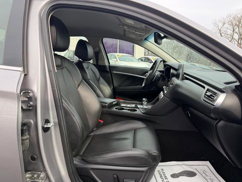 Used 2020 Genesis G70 2.0T image 17