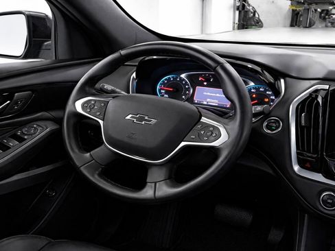 Used 2023 Chevrolet Traverse RS AWD/4WD image 17