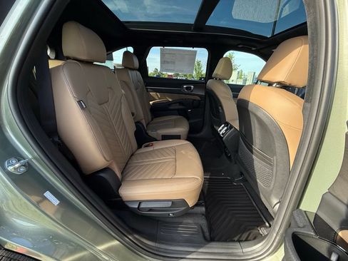 Certified 2026 Kia Sorento SX Prestige w/ Olive Brown Leather Package AWD/4WD image 32