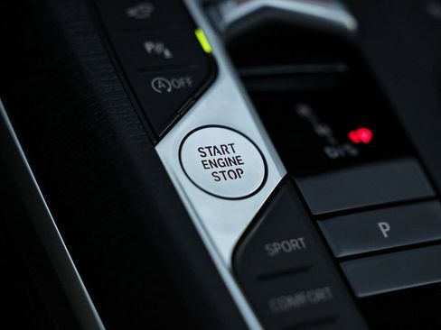 New 2026 BMW 330i Sedan w/ Premium Package image 39