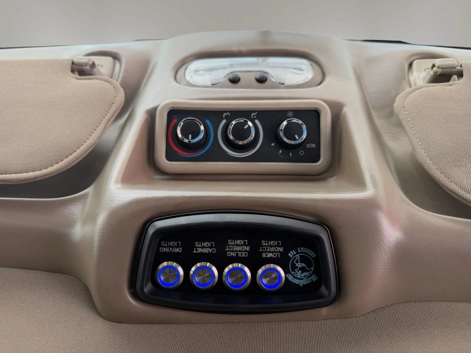 Used 2015 Chevrolet Express 2500 RWD image 28