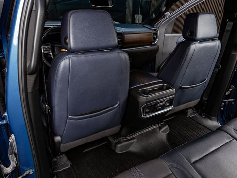 Used 2024 Chevrolet Silverado 3500 High Country w/ High Country Premium Package image 34