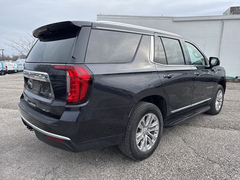 Used 2023 GMC Yukon SLT w/ SLT Luxury Package image 10