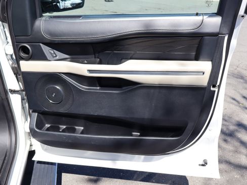 Used 2020 Ford Expedition Platinum image 40