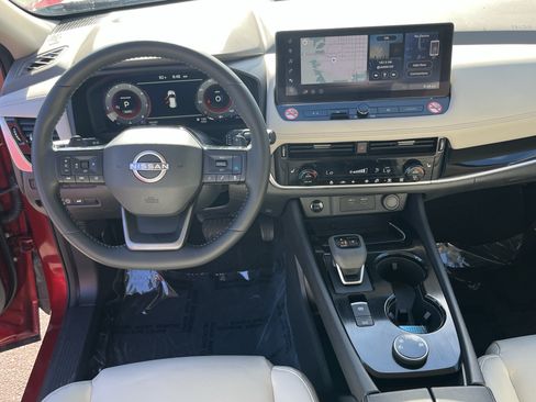 Used 2026 Nissan Rogue SL AWD/4WD image 12