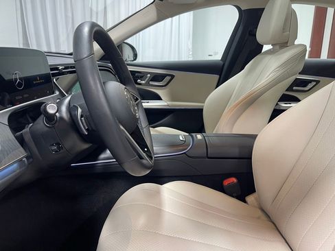 Used 2025 Mercedes-Benz E 350 4MATIC Sedan image 19