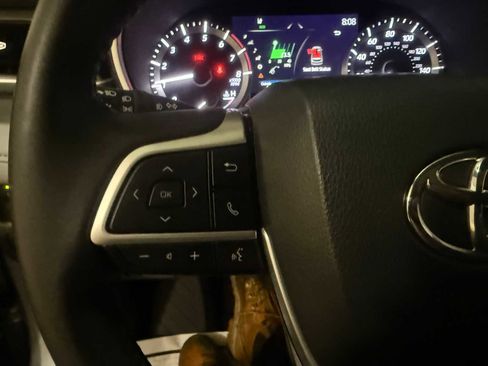 Certified 2023 Toyota Highlander XLE image 30