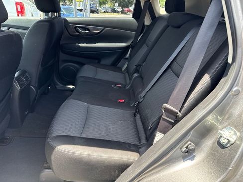 Used 2020 Nissan Rogue SV w/ Sun & Sound Touring Package FWD image 17