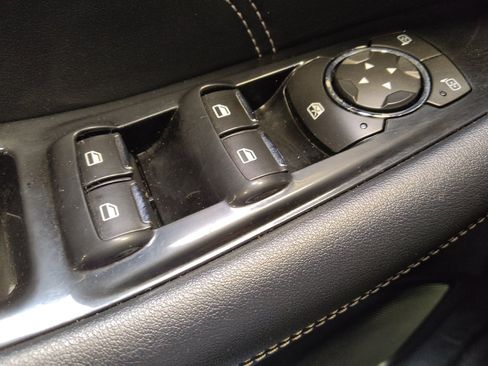 Used 2019 Ford Edge Titanium FWD image 27