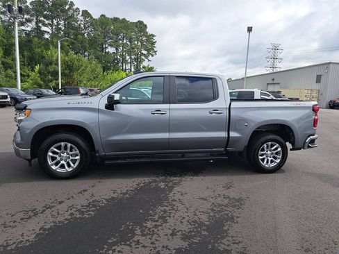 Used 2023 Chevrolet Silverado 1500 LT AWD/4WD image 3