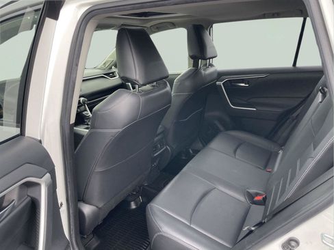 Used 2019 Toyota RAV4 XLE Premium w/ Cold Weather Package AWD/4WD image 14