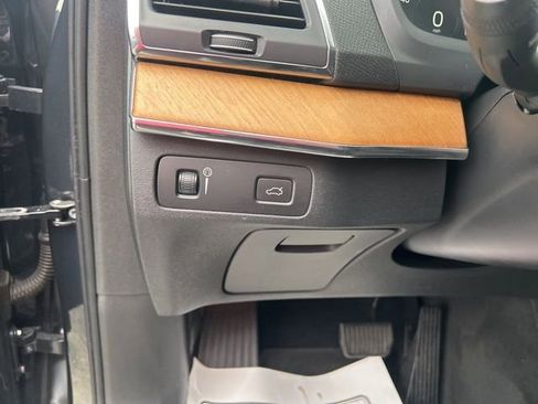 Used 2021 Volvo XC90 T6 Momentum w/ Protection Package Premier image 18