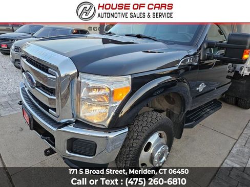 Used 2015 Ford F350 XLT w/ XLT Interior Package image 8