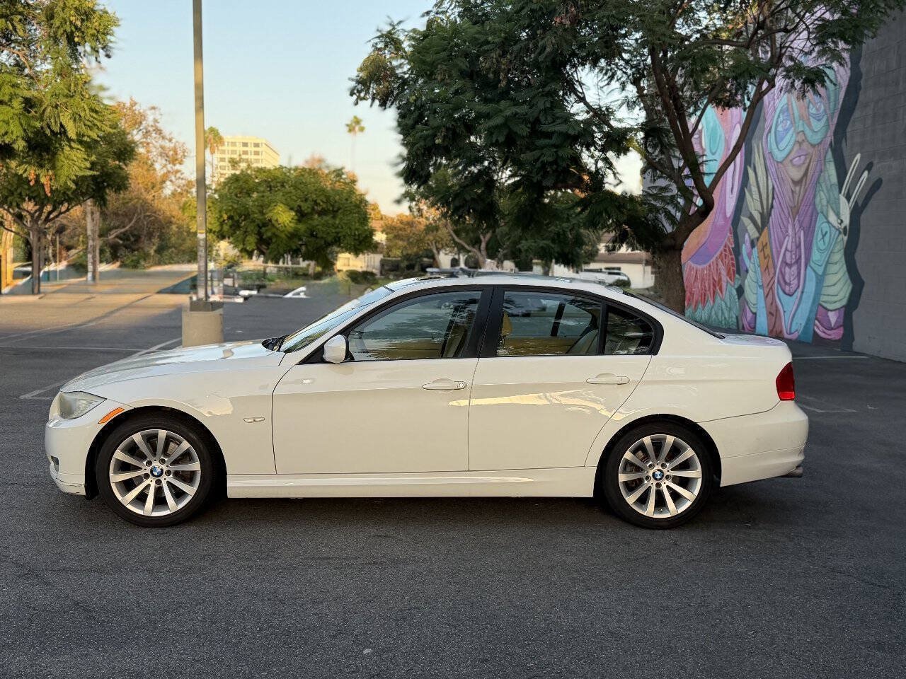 Used 2011 BMW 328i Sedan RWD image 2
