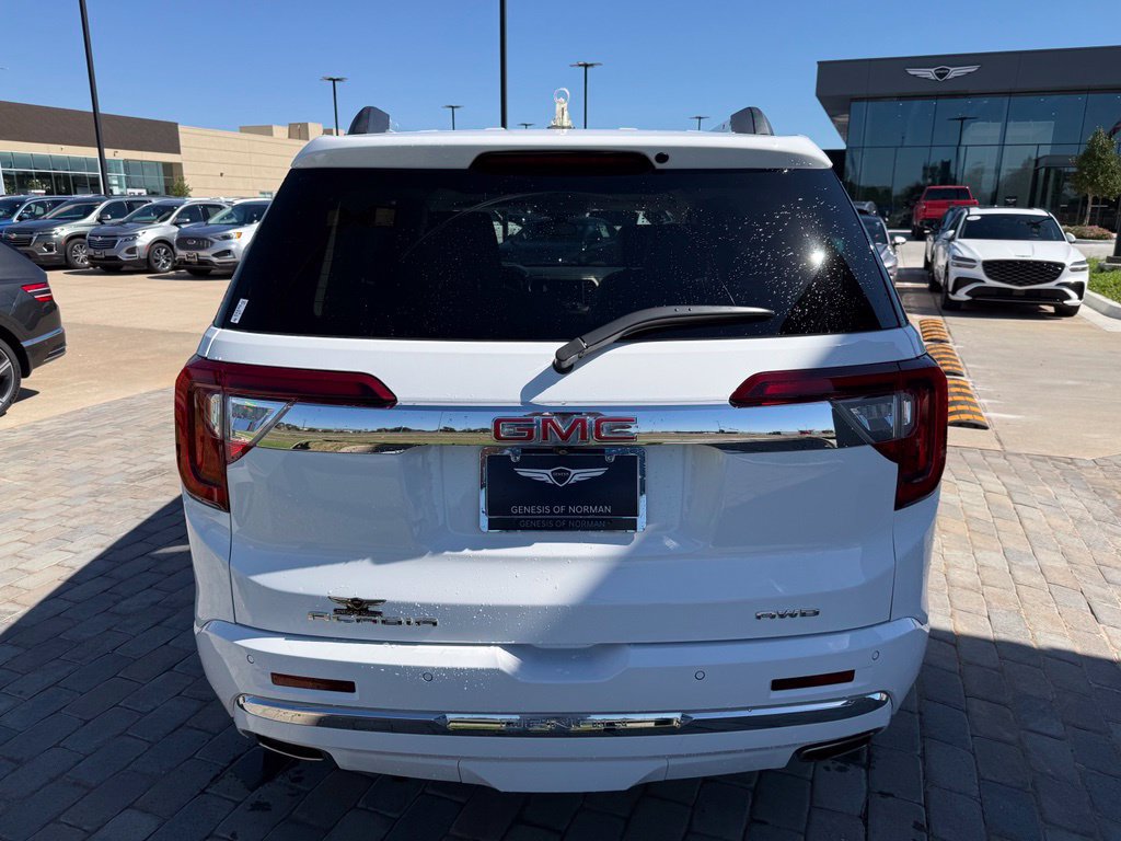 Used 2023 GMC Acadia Denali AWD/4WD image 4