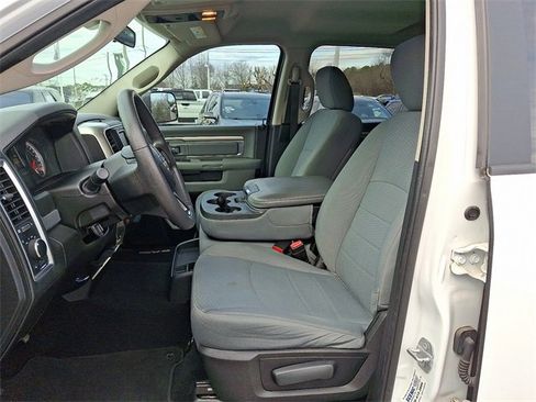 Used 2019 RAM 1500 Classic SLT image 10