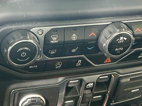 Used 2023 Jeep Gladiator Sport AWD/4WD image 20