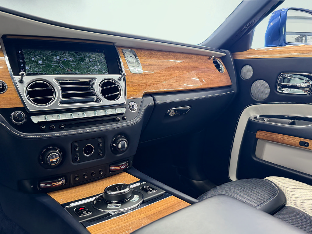 Used 2019 Rolls-Royce Ghost RWD image 20