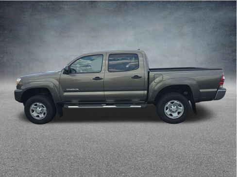 Used 2015 Toyota Tacoma PreRunner w/ SR5 Package RWD image 12