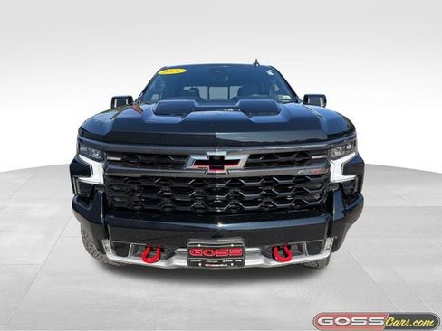 Used 2024 Chevrolet Silverado 1500 ZR2 w/ Technology Package AWD/4WD image 2