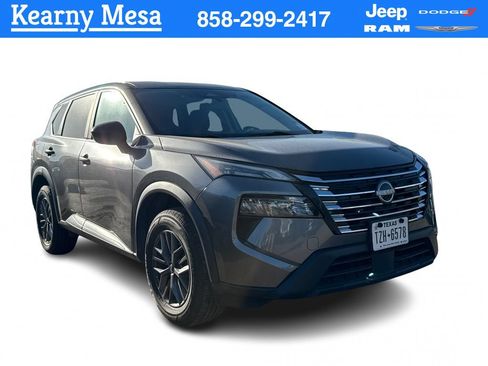 Used 2024 Nissan Rogue S FWD image 1