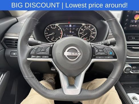 Used 2025 Nissan Altima 2.5 SL FWD image 37