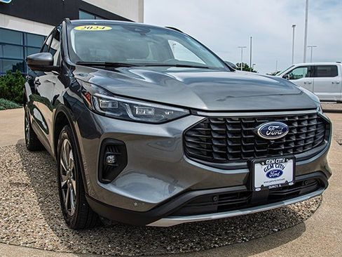 Used 2024 Ford Escape Platinum AWD/4WD image 7