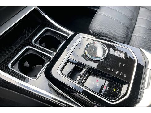 Used 2025 BMW 740i xDrive AWD/4WD image 17