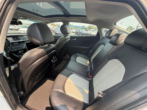 Used 2020 Kia Optima Premium FWD image 17