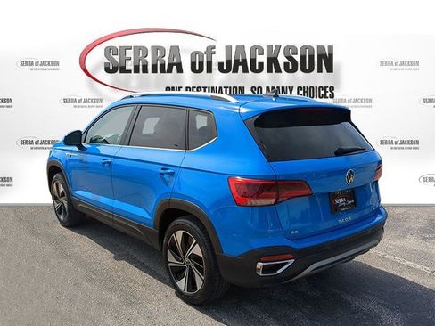 Used 2024 Volkswagen Taos SE AWD/4WD image 7