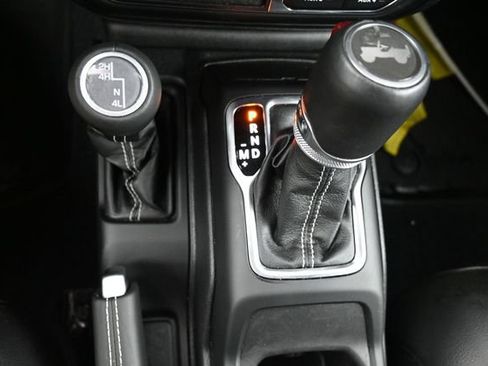 Used 2023 Jeep Wrangler Unlimited Sahara w/ LED Lighting Group AWD/4WD image 29