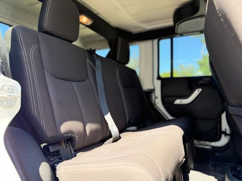 Used 2017 Jeep Wrangler Unlimited Sahara AWD/4WD image 24