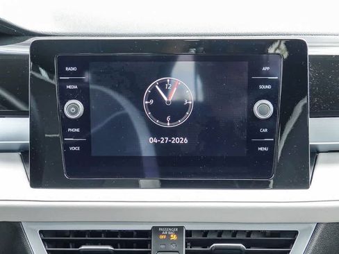 Used 2025 Volkswagen Taos SE FWD image 12