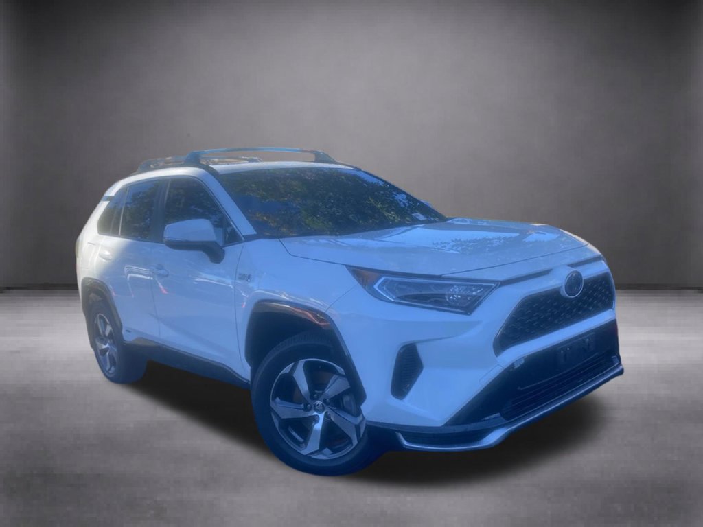 Used 2021 Toyota RAV4 SE w/ Weather & Moonroof Package AWD/4WD image 2