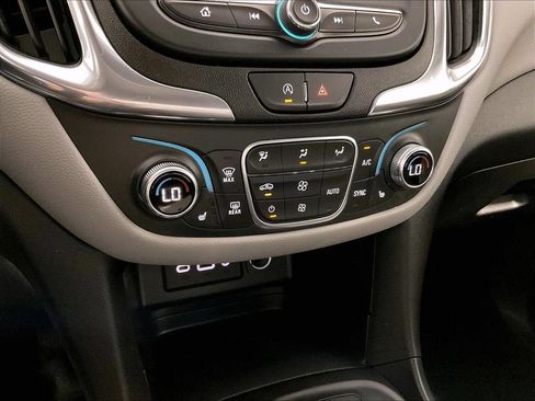 Used 2024 Chevrolet Equinox LT AWD/4WD image 25