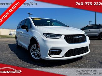 Used 2024 Chrysler Pacifica Touring-L image 1