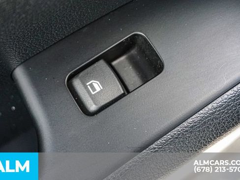 Used 2025 Kia Soul LX w/ LX Technology Package FWD image 47