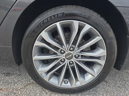 Used 2017 Genesis G80 3.8 image 29