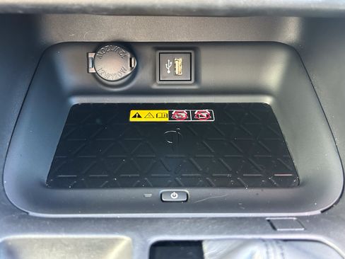 Used 2023 Toyota RAV4 XSE AWD/4WD image 33
