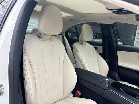 Used 2024 Mercedes-Benz E 350 4MATIC Sedan image 16