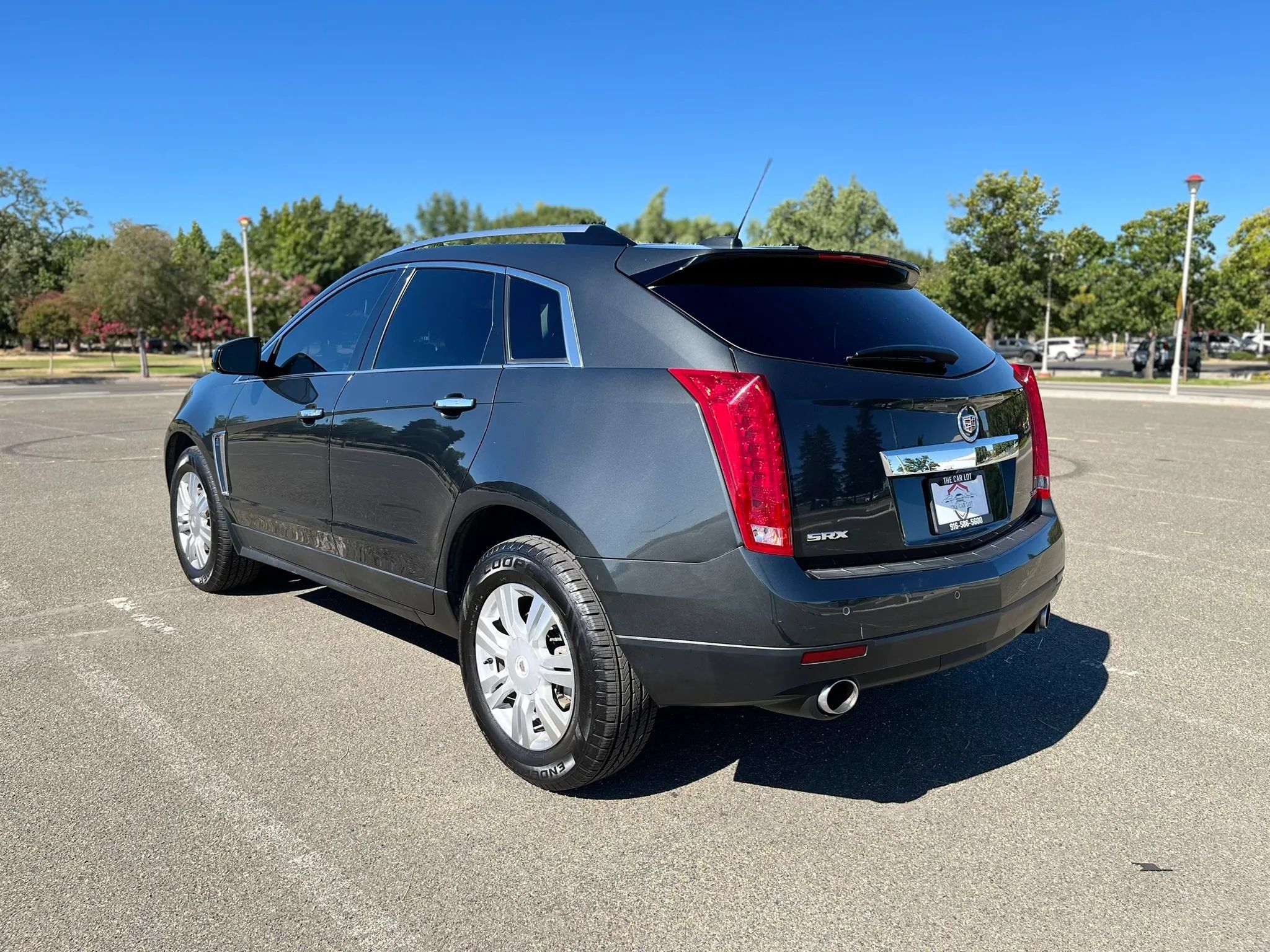 Used 2016 Cadillac SRX Luxury w/ Driver Awareness Package FWD image 7