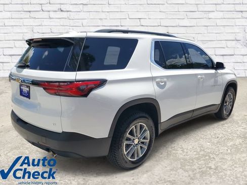 Used 2023 Chevrolet Traverse LT FWD image 4